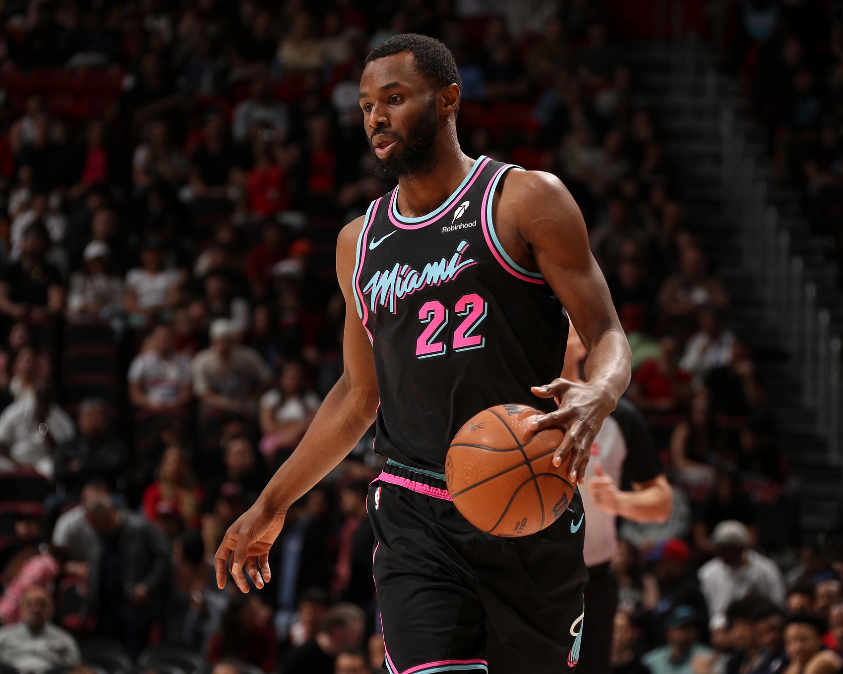 FB体育官方入口-复出状态可以！维金斯半场5中4&amp;三分2中1拿到9分3板2断1帽